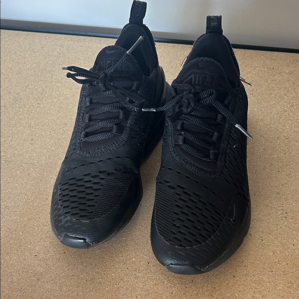 Nike Air Max- heel wear